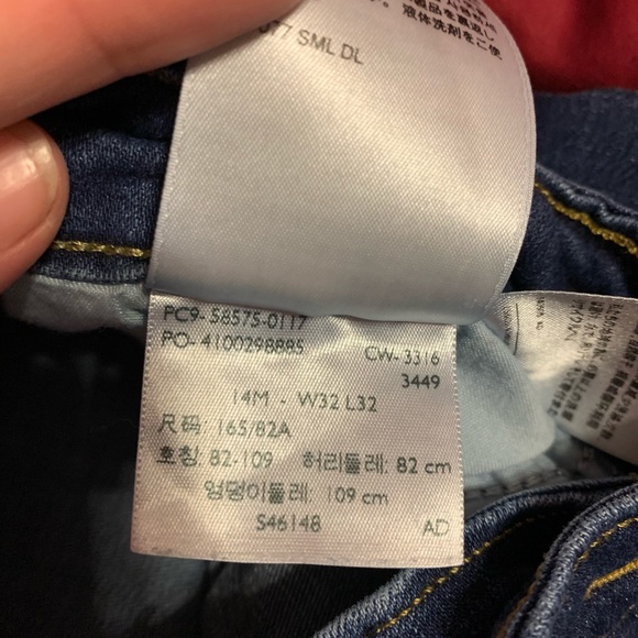 Women’s Size 14 - Mid-rise Skinny fit Levi Blue Jeans - Picture 3 of 5